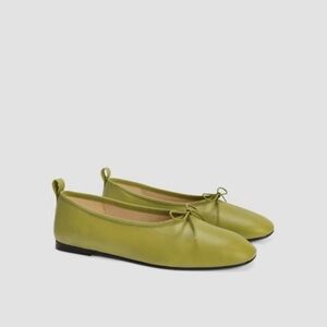 ISO everlane moss ballet flats size 7 please